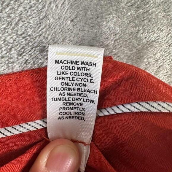 NWT Versona Shorts Womens Size 8 Red Twill Chino Flat Front Low Rise - Picture 6 of 13